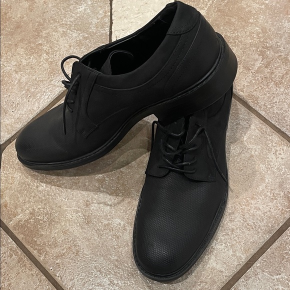 Unlisted Black Textured Oxford Shoes - Picture 3 of 13